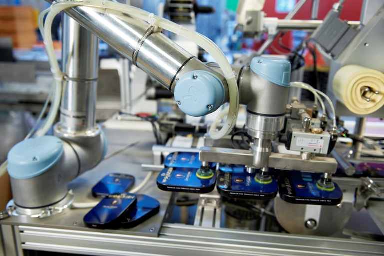 Teradyne převezme výrobce kolaborativních robotů Universal Robots