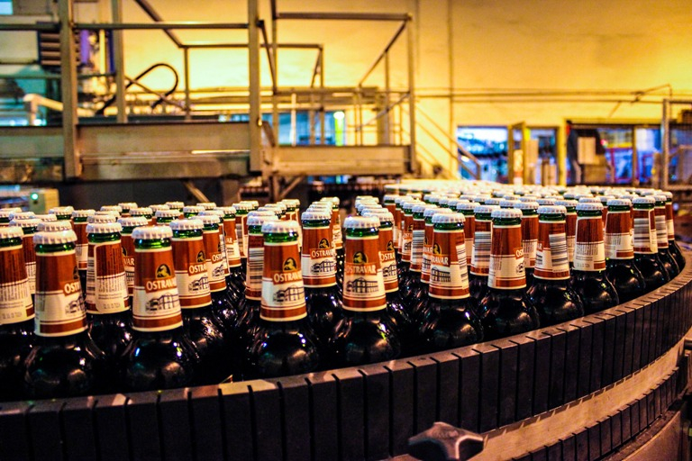 Pivovar Ostravar zmodernizoval za 66 milionů korun stáčírny piva