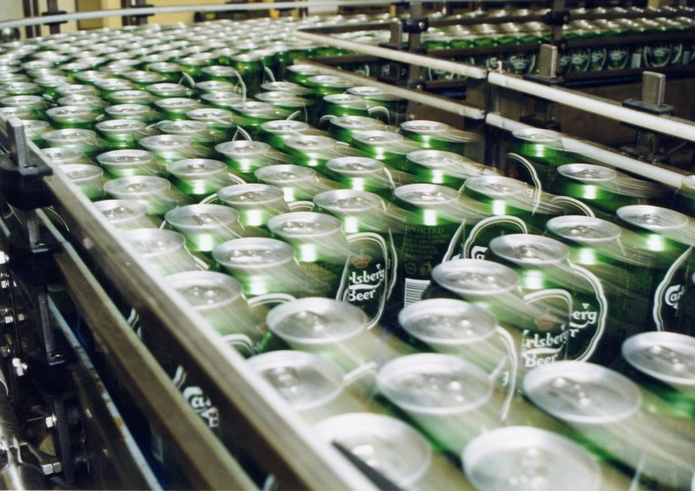 Zisk Carlsbergu klesl, východoevropský trh piva dál klesá 