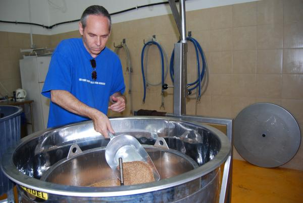AFP: V Izraeli se z cizrny vyrábí i pivo