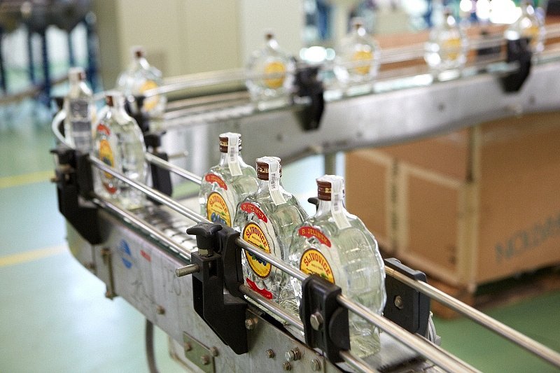 Zvýšení daně z lihovin nefunguje, roste černý trh a stát přichází o miliardy