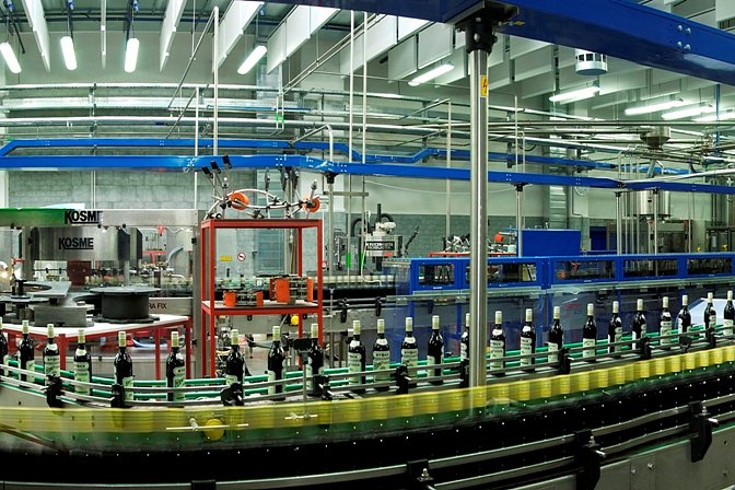 Likérky kritizují další zvýšení daně, některé snižují obsah alkoholu v nápojích