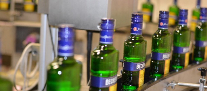 Roční zisk majitele Becherovky vzrostl o 13 procent