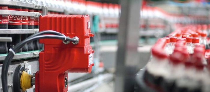 Firmě Coca-Cola HBC loni klesl zisk o pětinu na 288 milionů korun