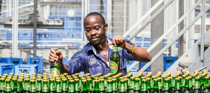 AB InBev má výrazně nižší zisk, čeká ale větší úspory z fúze