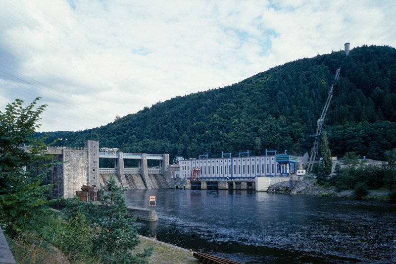 Umělá inteligence pomáhá ve štěchovické vodní elektrárně odhalit hrozící poruchy